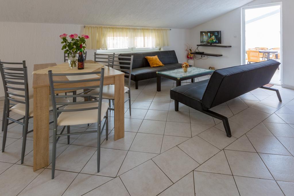 Apartments Marica Novi Vinodolski Buitenkant foto