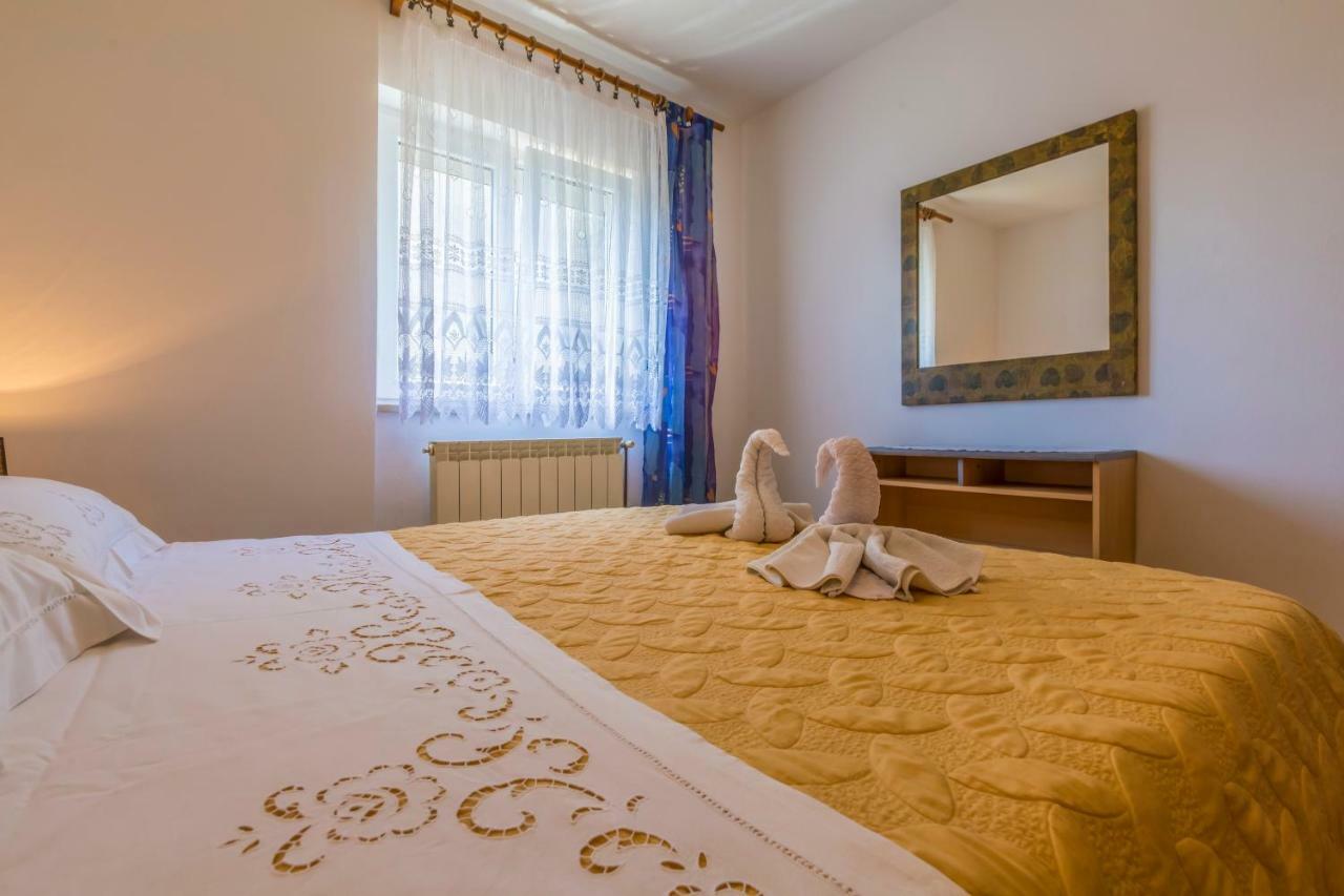 Apartments Marica Novi Vinodolski Buitenkant foto