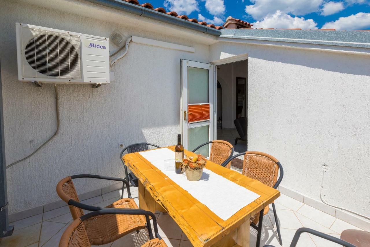 Apartments Marica Novi Vinodolski Buitenkant foto